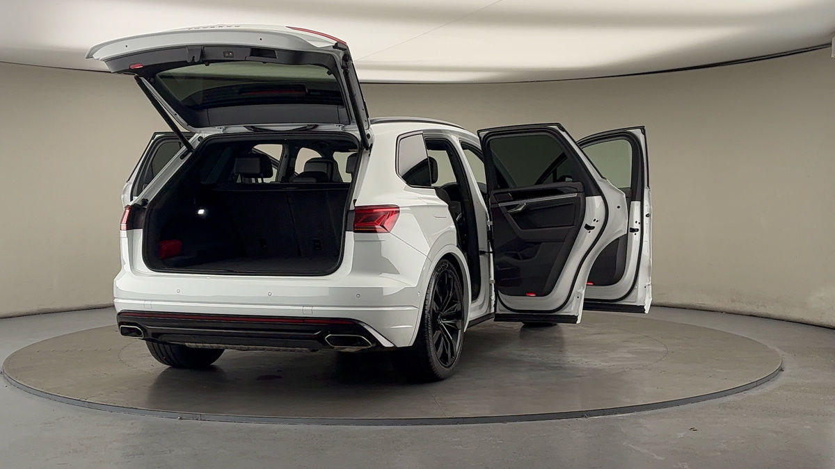 Used Volkswagen Touareg 2023 for sale - 76357247: Photo 60