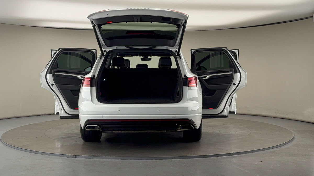 Used Volkswagen Touareg 2023 for sale - 76357247: Photo 61