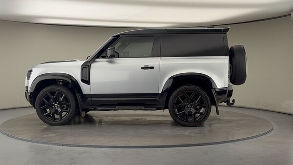 Used Land Rover Defender 90 2021 for sale - 76119517: Photo 27