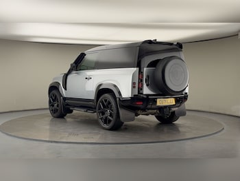 Used Land Rover Defender 90 2021 for sale - 76119517: Photo