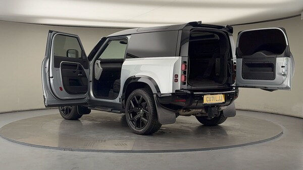 Used Land Rover Defender 90 2021 for sale - 76119517: Photo 43
