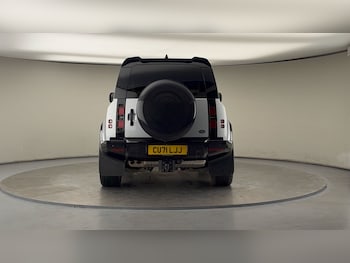Used Land Rover Defender 90 2021 for sale - 76119517: Photo