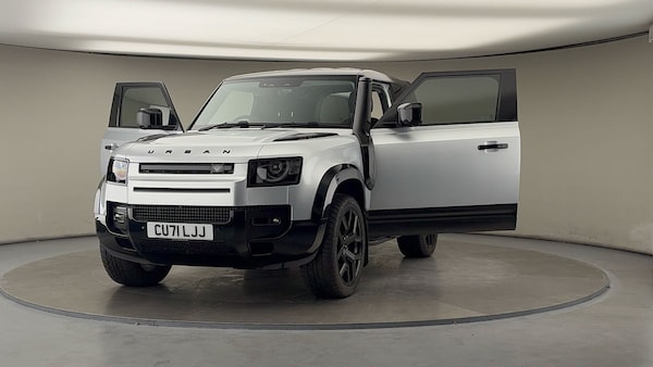 Used Land Rover Defender 90 2021 for sale - 76119517: Photo 50