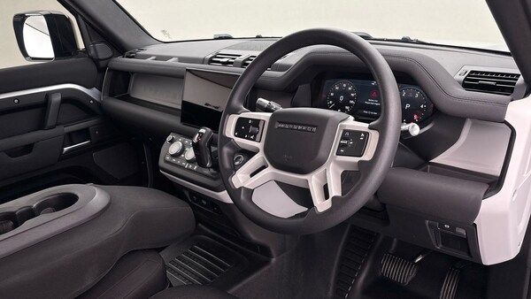 Used Land Rover Defender 90 2021 for sale - 76119517: Photo 5