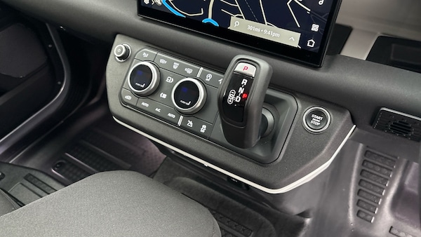 Used Land Rover Defender 90 2021 for sale - 76119517: Photo 6
