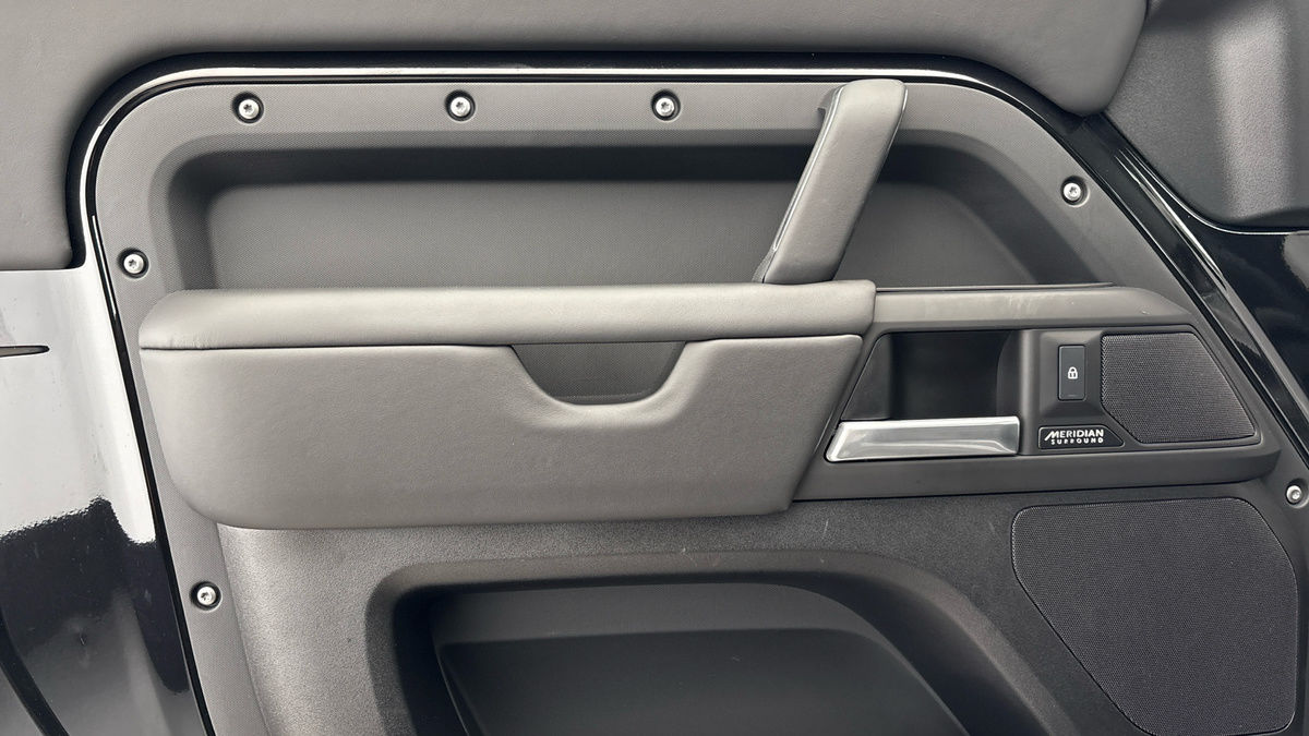 Used Land Rover Defender 90 2024 for sale - 77014697: Photo 19