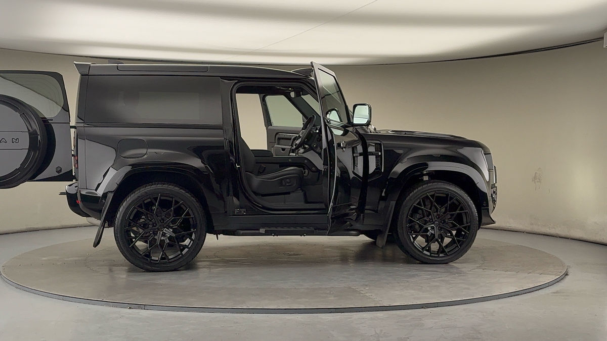 Used Land Rover Defender 90 2024 for sale - 77014697: Photo 60