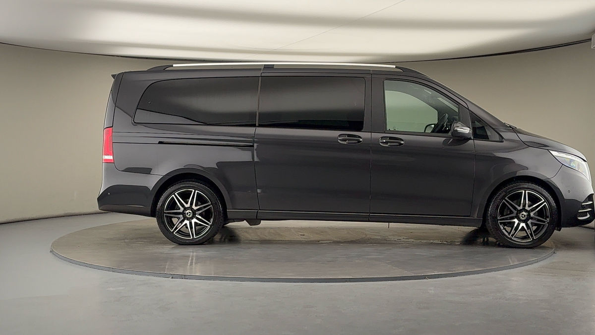 Used Mercedes-Benz V-Class 2023 for sale - 76256967: Photo 16