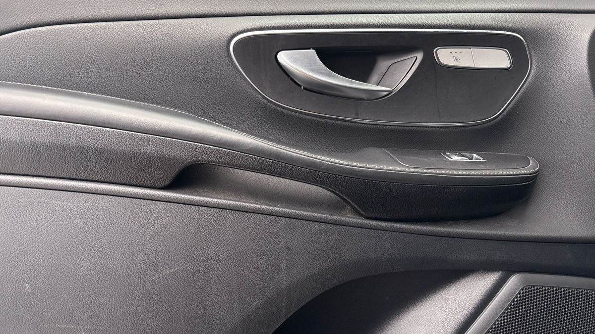 Used Mercedes-Benz V-Class 2023 for sale - 76256967: Photo 19