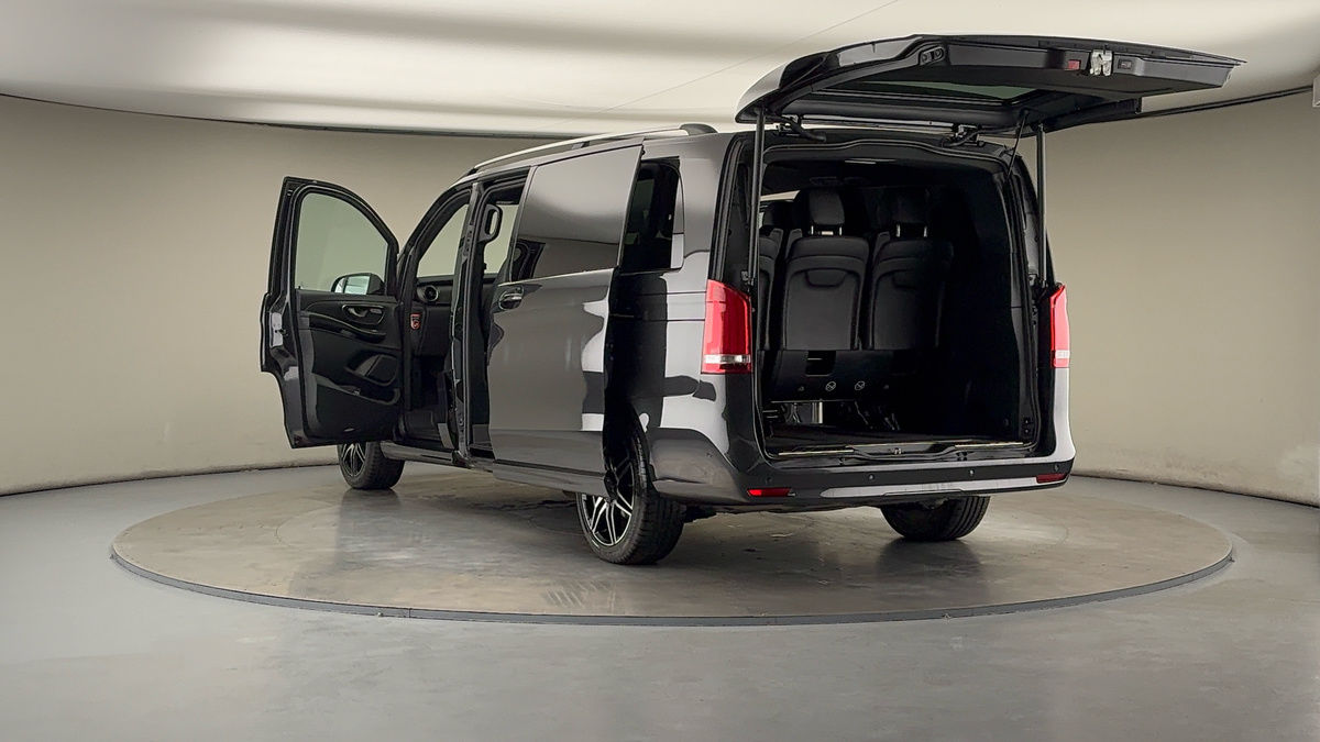 Used Mercedes-Benz V-Class 2023 for sale - 76256967: Photo 23