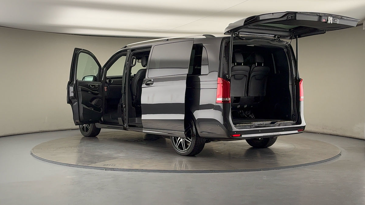 Used Mercedes-Benz V-Class 2023 for sale - 76256967: Photo 44