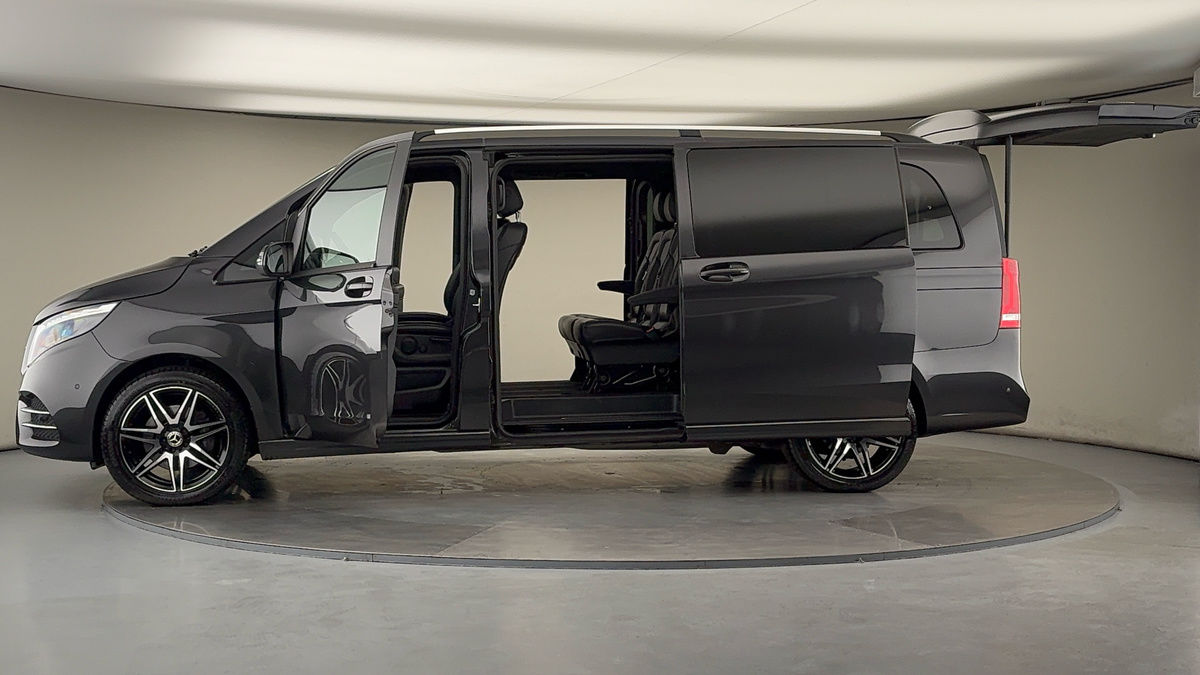 Used Mercedes-Benz V-Class 2023 for sale - 76256967: Photo 48