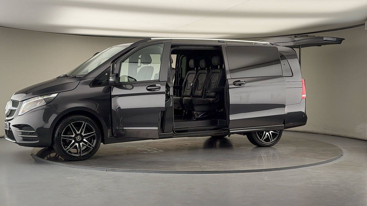 Used Mercedes-Benz V-Class 2023 for sale - 76256967: Photo 49