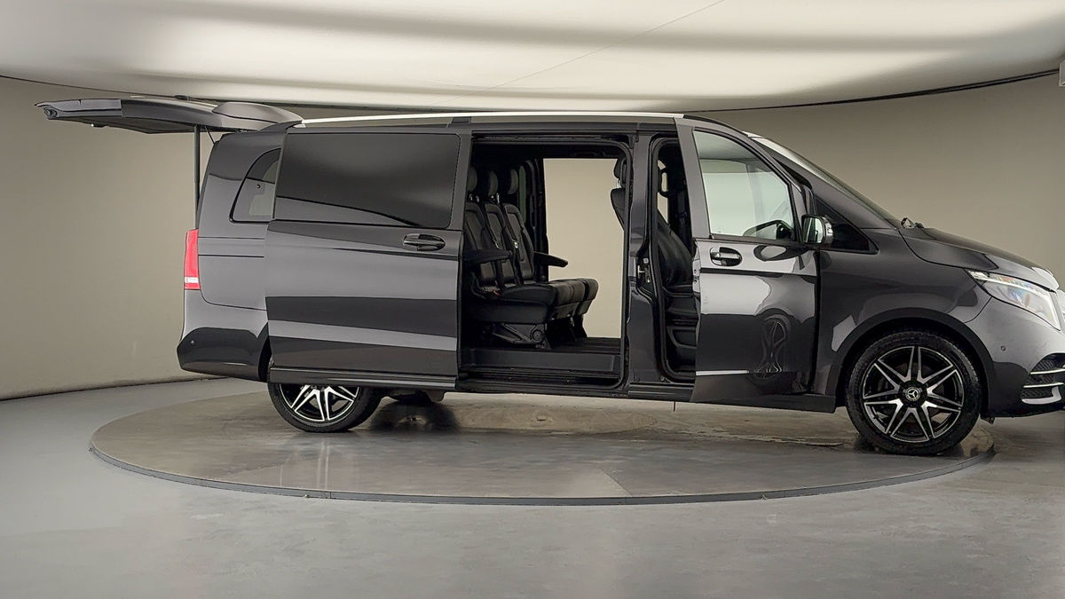 Used Mercedes-Benz V-Class 2023 for sale - 76256967: Photo 56