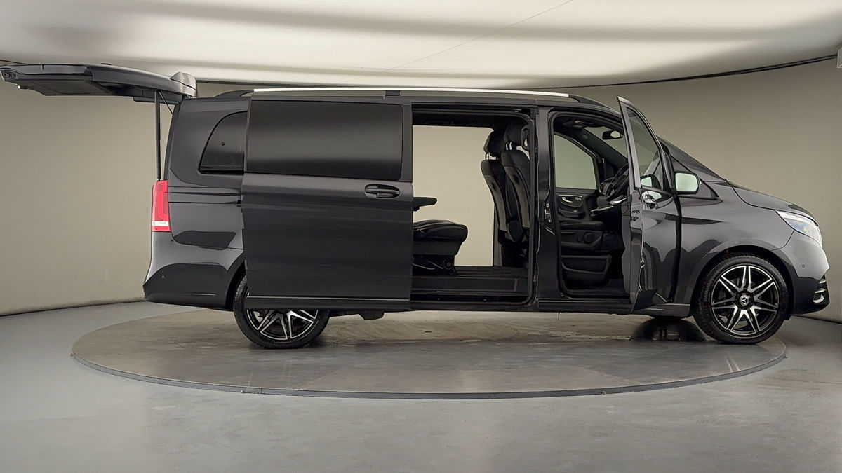 Used Mercedes-Benz V-Class 2023 for sale - 76256967: Photo 57