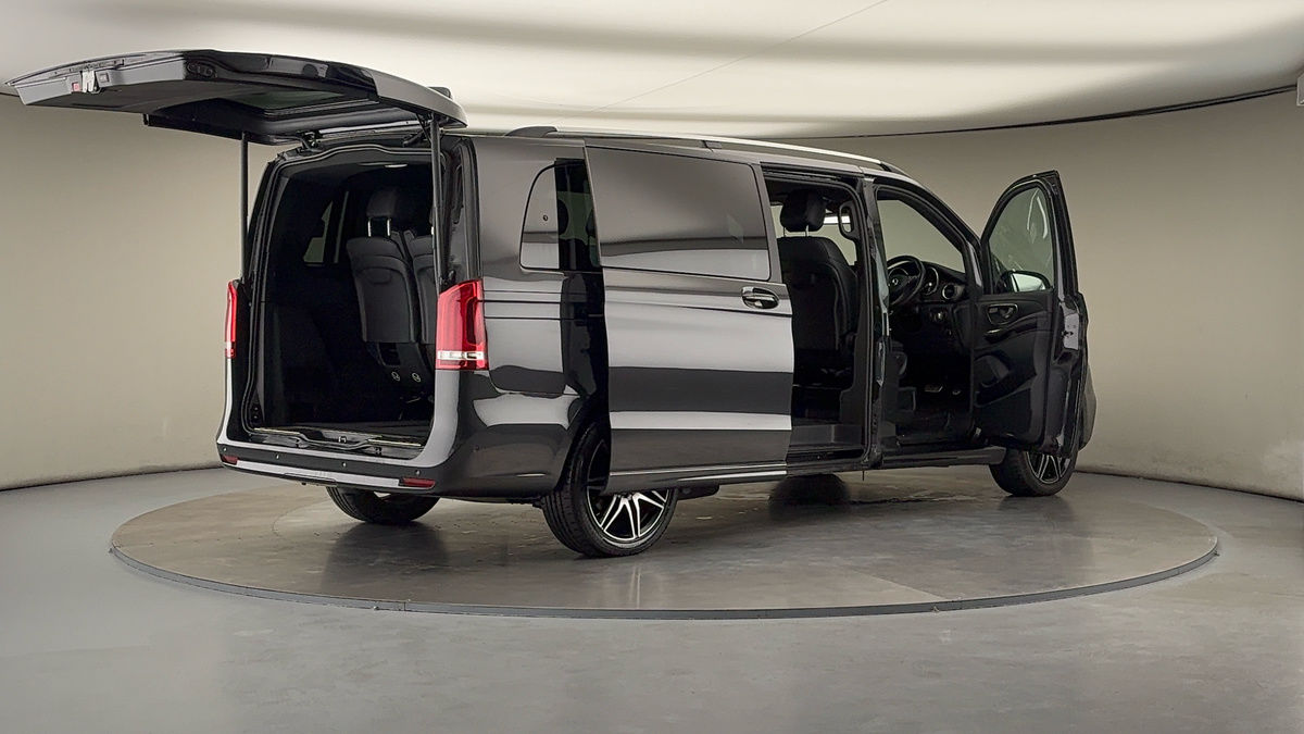 Used Mercedes-Benz V-Class 2023 for sale - 76256967: Photo 59