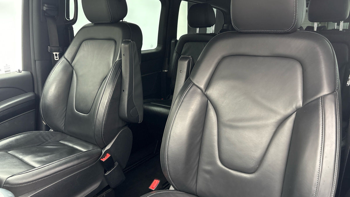 Used Mercedes-Benz V-Class 2023 for sale - 76256967: Photo 7