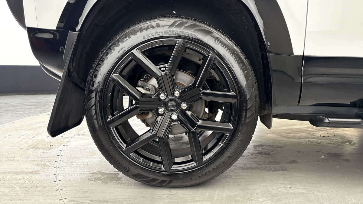 Used Land Rover Defender 2022 for sale - 77303327: Photo 10