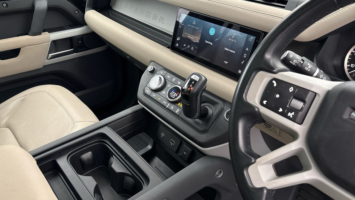 Used Land Rover Defender 110 2022 for sale - 77622203: Photo 18