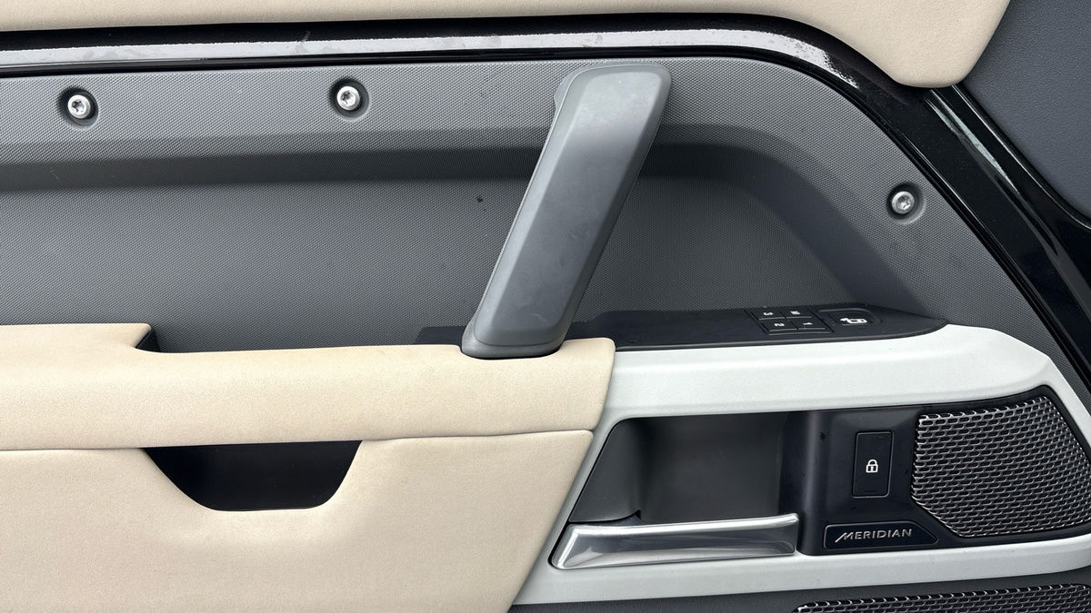 Used Land Rover Defender 110 2022 for sale - 77622203: Photo 19