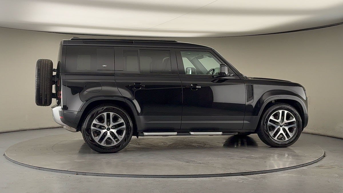 Used Land Rover Defender 110 2022 for sale - 77622203: Photo 37