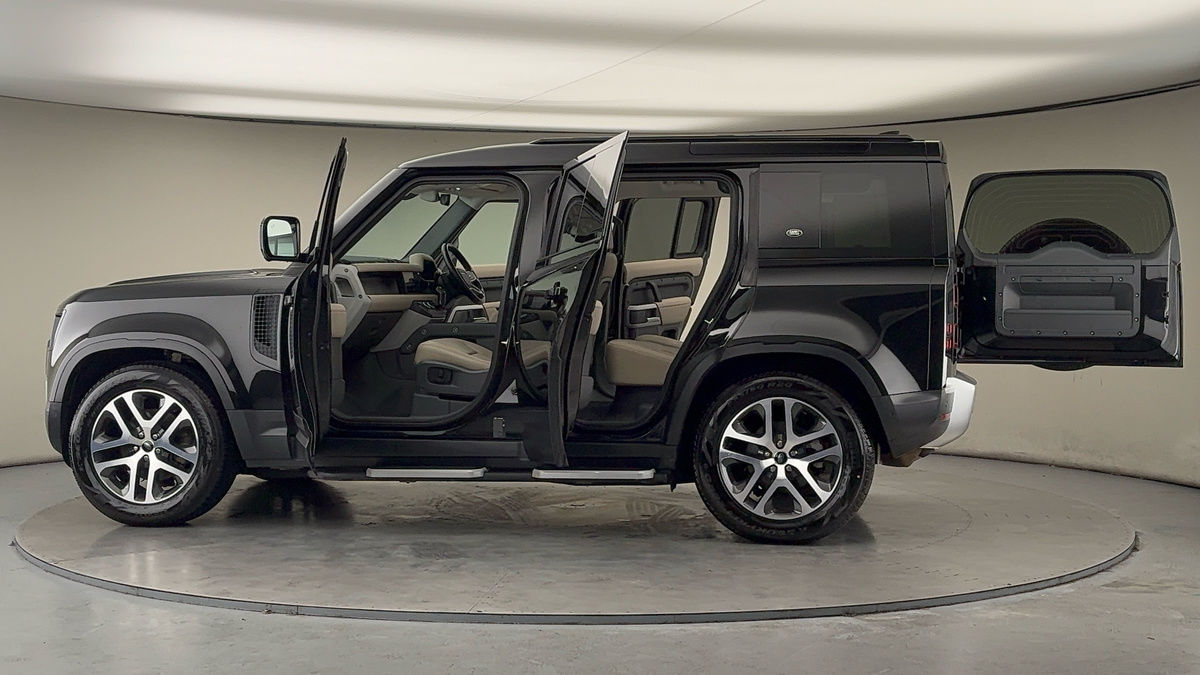 Used Land Rover Defender 110 2022 for sale - 77622203: Photo 46