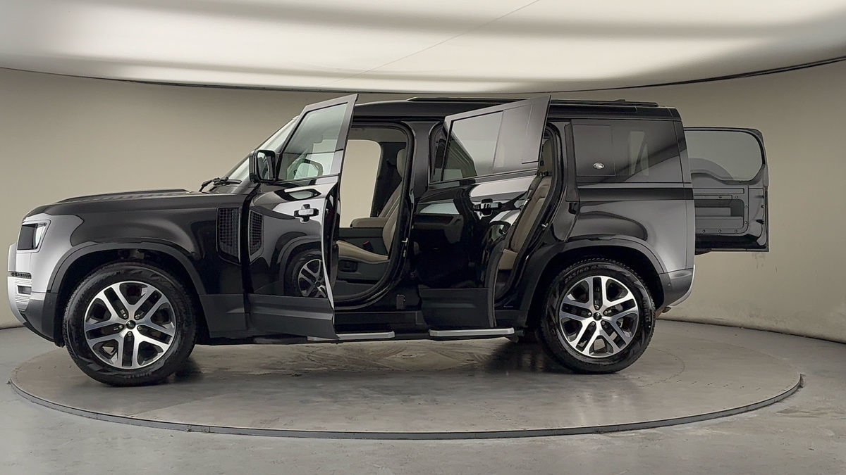 Used Land Rover Defender 110 2022 for sale - 77622203: Photo 47