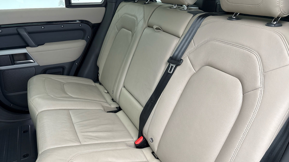 Used Land Rover Defender 110 2022 for sale - 77622203: Photo 8