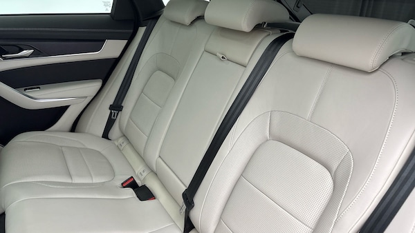 Used Jaguar F-Pace 2023 for sale - 76185928: Photo 8
