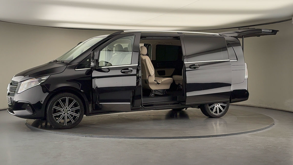 Used Mercedes-Benz V-Class 2025 for sale - 77118317: Photo 51