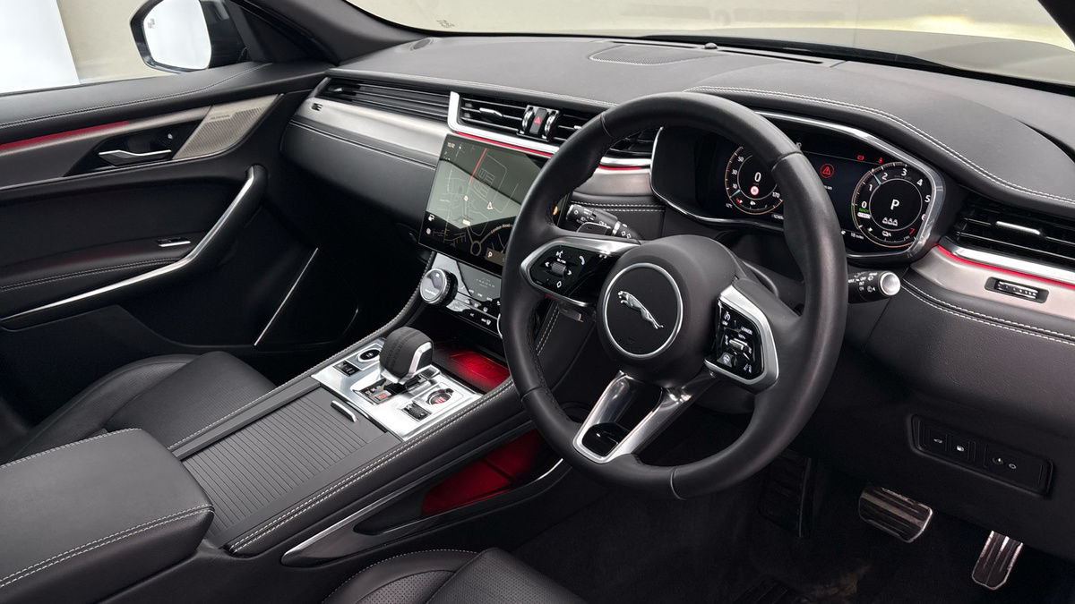 Used Jaguar F-Pace 2023 for sale - 76910833: Photo 5