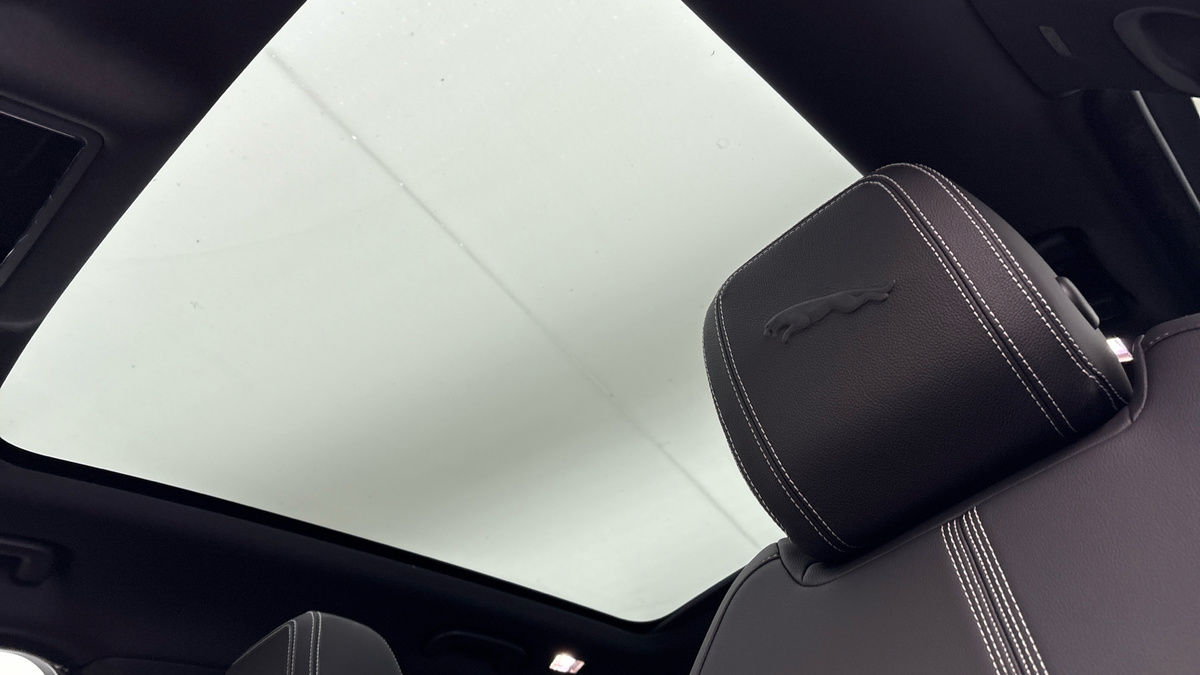 Used Jaguar F-Pace 2023 for sale - 76910833: Photo 6