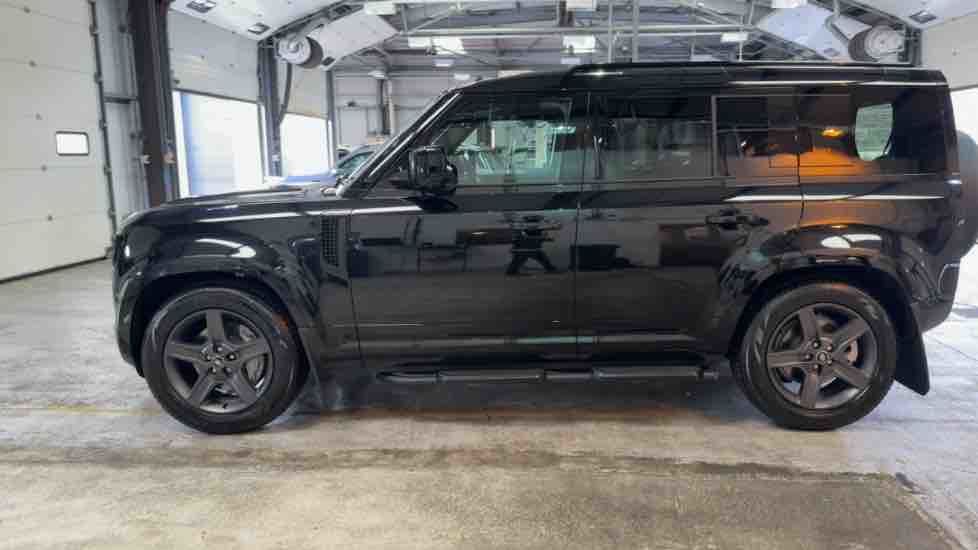 Used Land Rover Defender 110 2025 for sale - 76010599: Photo 100