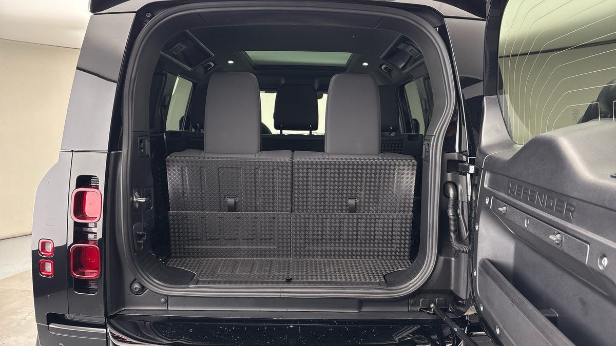 Used Land Rover Defender 110 2025 for sale - 76010599: Photo 11