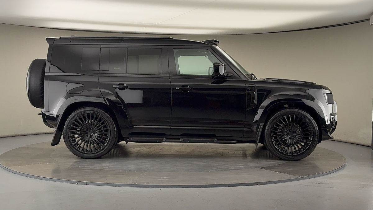 Used Land Rover Defender 110 2025 for sale - 76010599: Photo 16