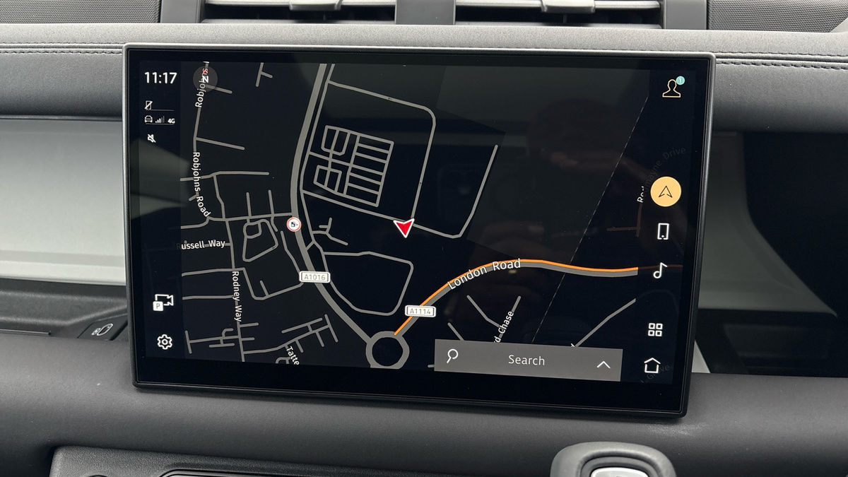 Used Land Rover Defender 110 2025 for sale - 76010599: Photo 17