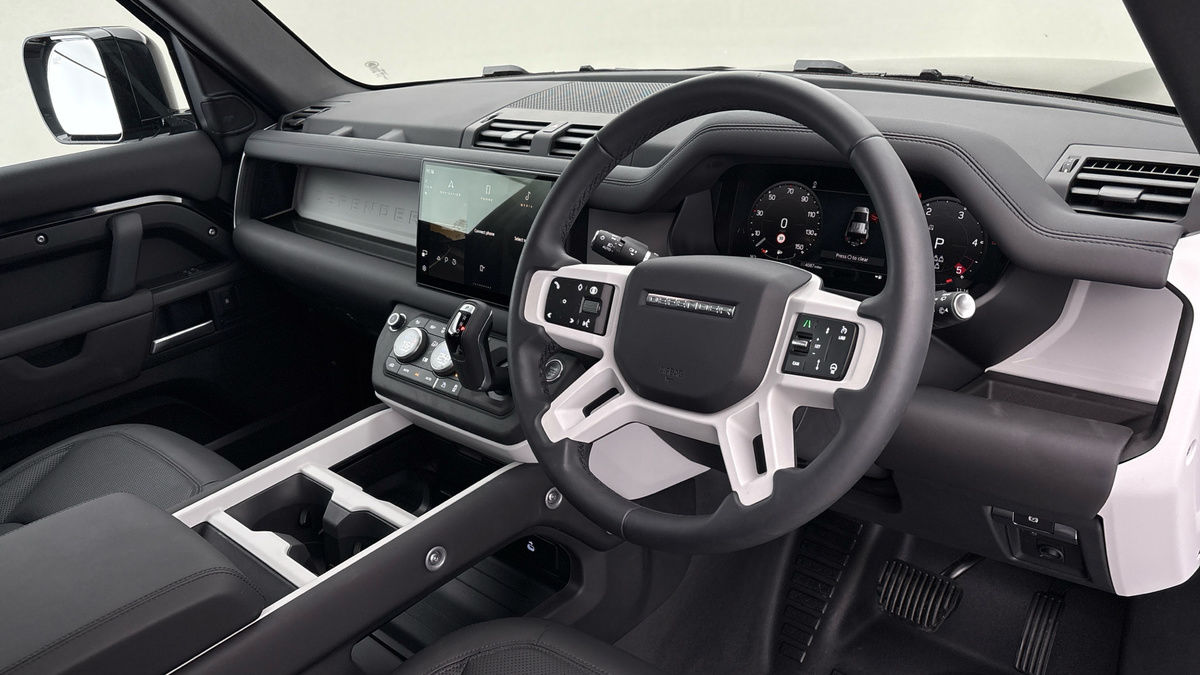 Used Land Rover Defender 110 2025 for sale - 76010599: Photo 5