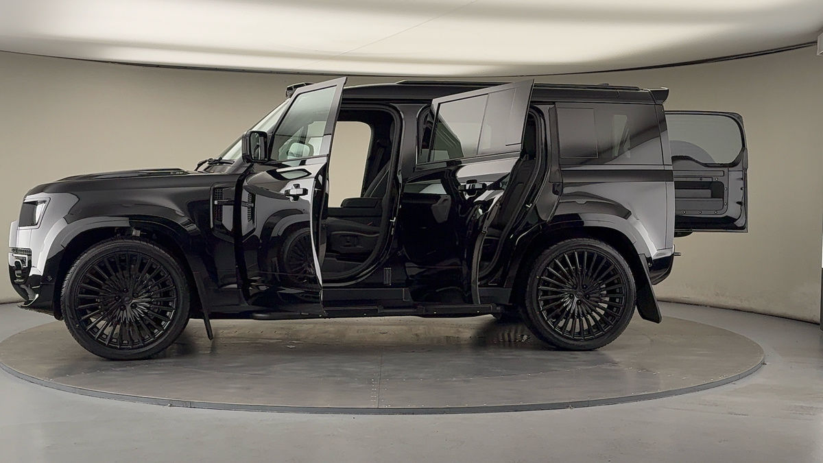 Used Land Rover Defender 110 2025 for sale - 76010599: Photo 51