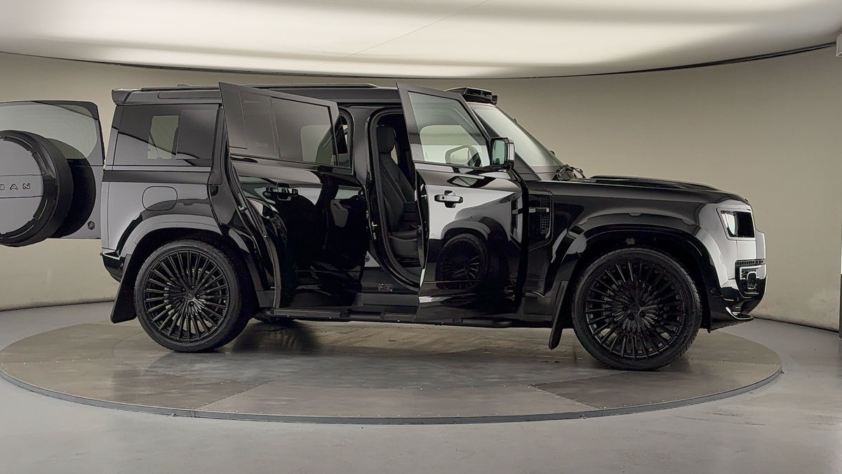 Used Land Rover Defender 110 2025 for sale - 76010599: Photo 59