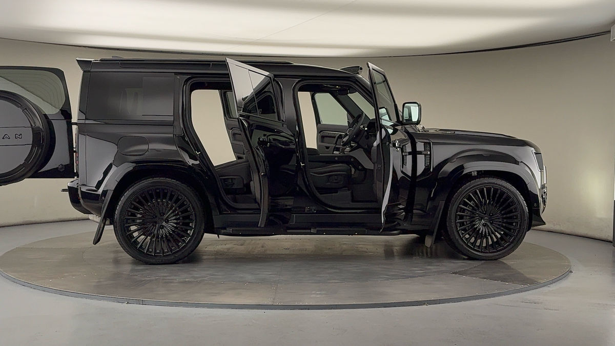 Used Land Rover Defender 110 2025 for sale - 76010599: Photo 60