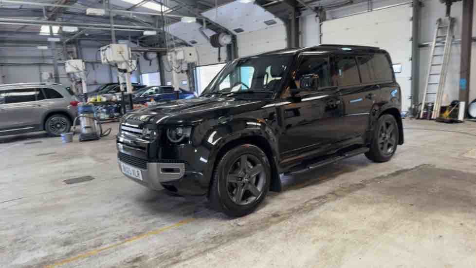 Used Land Rover Defender 110 2025 for sale - 76010599: Photo 65