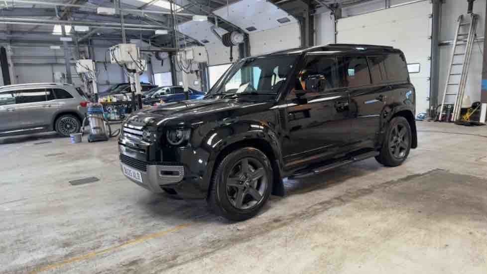 Used Land Rover Defender 110 2025 for sale - 76010599: Photo 67