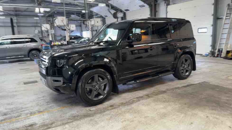 Used Land Rover Defender 110 2025 for sale - 76010599: Photo 70