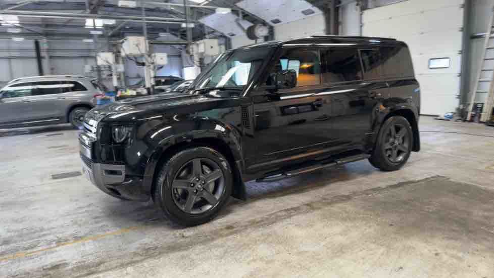 Used Land Rover Defender 110 2025 for sale - 76010599: Photo 72