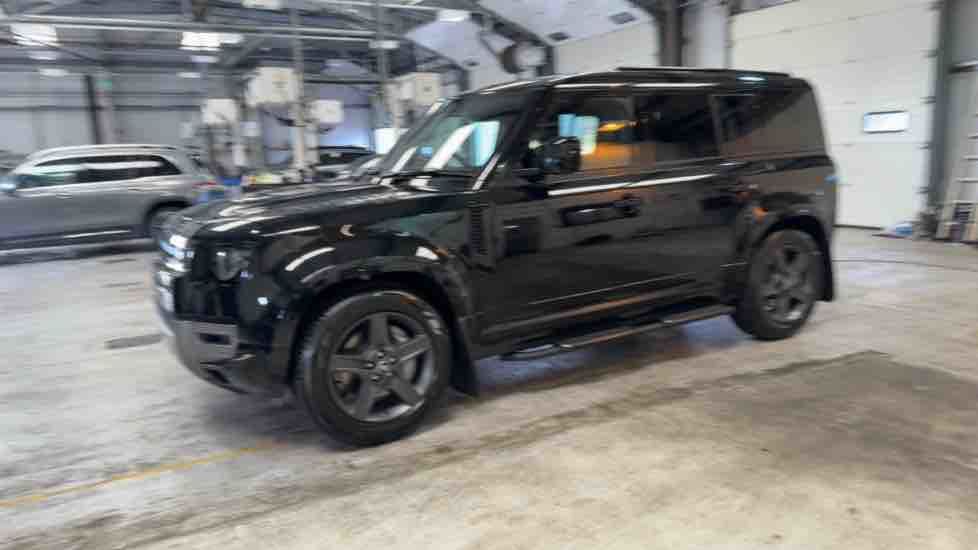 Used Land Rover Defender 110 2025 for sale - 76010599: Photo 74