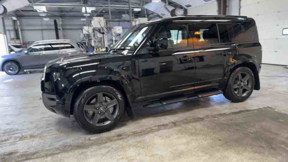 Used Land Rover Defender 110 2025 for sale - 76010599: Photo 79