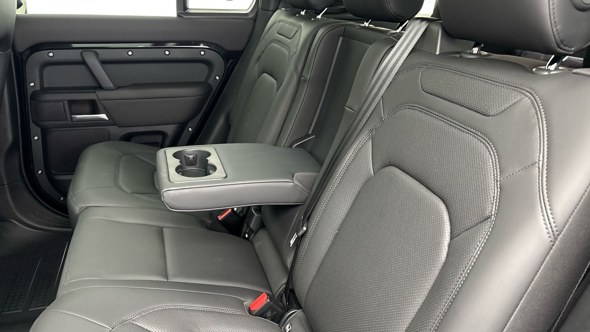 Used Land Rover Defender 110 2025 for sale - 76010599: Photo 9