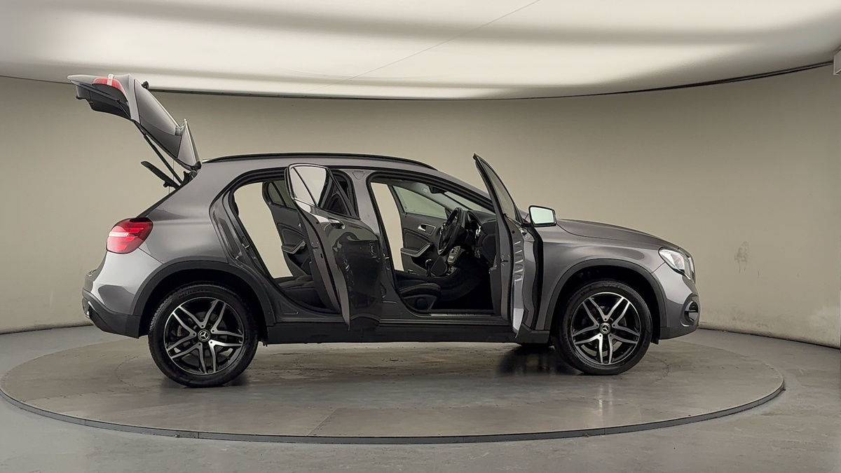 Used Mercedes-Benz GLA 2019 for sale - 77118325: Photo 56