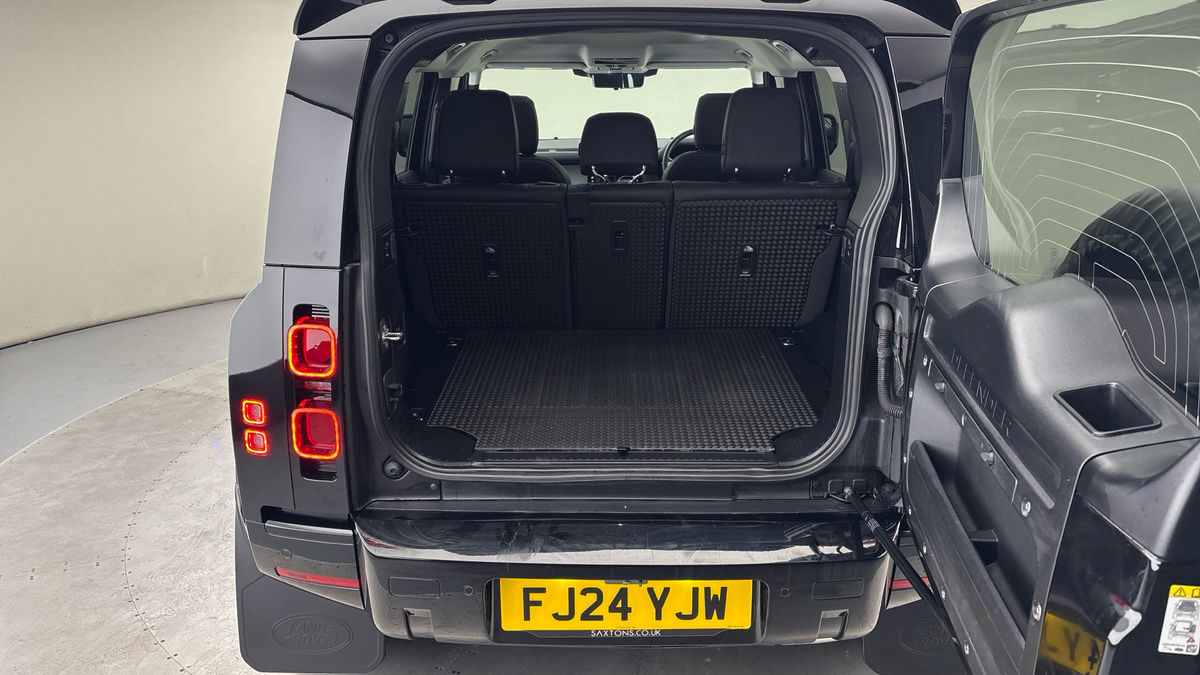 Used Land Rover Defender 110 2024 for sale - 77681549: Photo 11