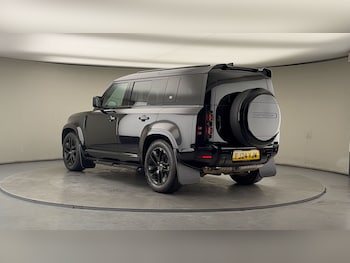 Used Land Rover Defender 110 2024 for sale - 77681549: Photo